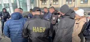 Взятка чиновника Одесской ОВА: расследование закончили