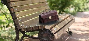 У Бродах чоловік знайшов у парку сумочку з великою сумою грошей і повернув власнику 