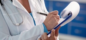 Украинцы жалуются на вымышленные визиты к врачам через систему Helsi: что происходит