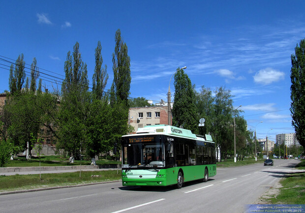 У Новобаварському тимчасово не курсуватимуть тролейбуси. 