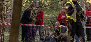 В Киеве из-за закрытого укрытия в Деснянском районе погибла женщина: подробности