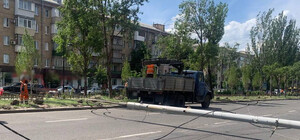 На Печерске электросамокатчик налетел на провода упавшей электроопоры