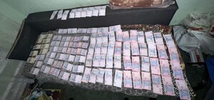 Під загрозою пістолета: у Дніпрі у чоловіка вкрали велику суму грошей