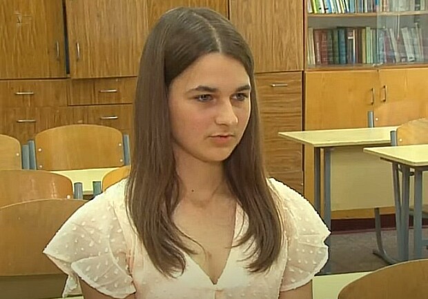Харківська випускниця здала тест з української на 200 балів всього за 15 хвилин. 