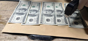 В Одесі працівник суду 