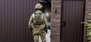 Квартиры, несколько авто, предприятие и не только: в Днепре провели обыски у областного военкома