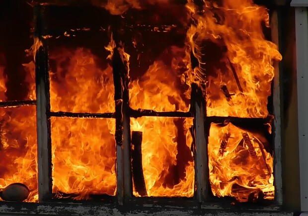Пожежа у харківській багатоповерхівці: загинула жінка, 9 людей врятували – ДСНС. 