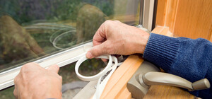 Як і чим утеплити вікна, щоб не замерзнути взимку