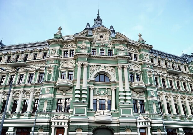 Стало відомо, навіщо знову реставруватимуть Будинок Русова