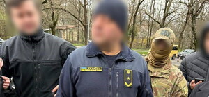 В Одессе таможенник попался на коррупции 