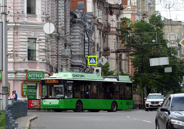 У Харкові почав курсувати тролейбус №2. 