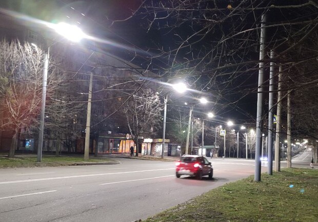 Освітлення на харківських вулицях вимикатимуть на 30 хвилин пізніше. 