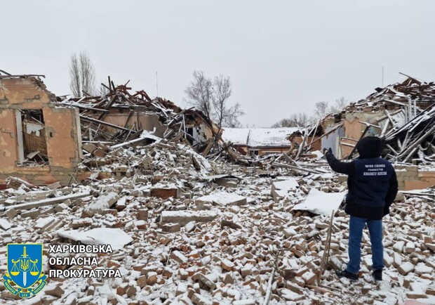 Окупанти вдарили по школі у Чугуєві: загинула оператор котельні. 