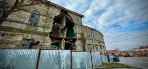 В Одессе обвалилась часть стены корпуса 