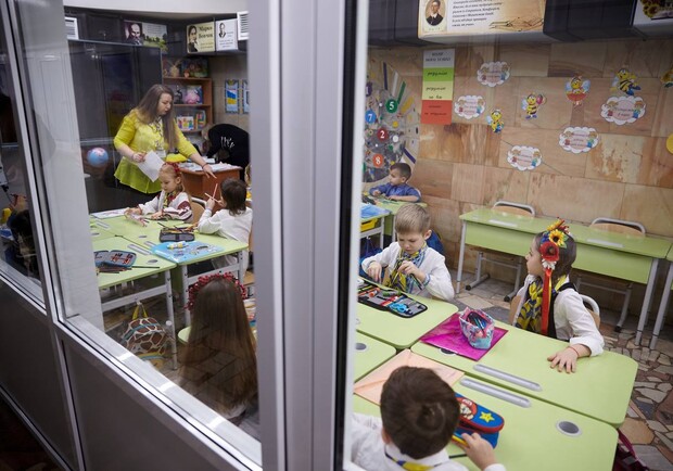 У Харкові показали, як працює дитячий садок у метро. 
