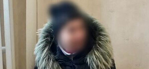 Под Одессой женщина крала цветы с мемориала памяти павших Героев: ее поймали