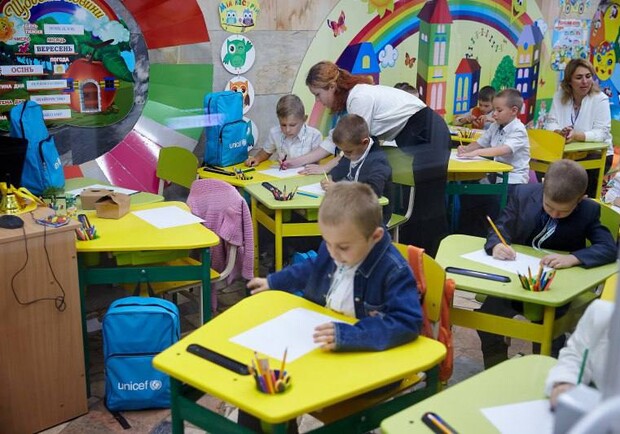 У яких районах Харківської області можуть поновити офлайн-навчання. 