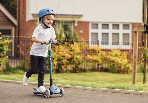 Радість на колесах: як вибрати самокат для вашої дитини - фото