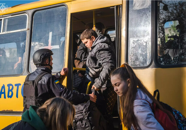 У майже 80 населених пунктах Харківської області оголошено обов'язкову евакуацію. 