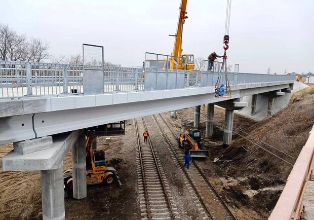 На Харківщині планують відновити стратегічний важливий шляхопровід. 