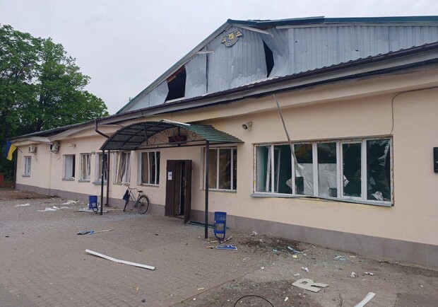 Окупанти вдарили територією вокзалу в Балаклії. 