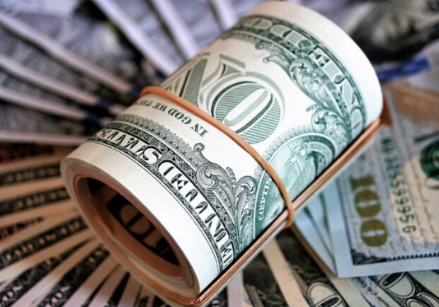 Курс валют в Україні 15 травня 2024 року: скільки коштує долар і євро. 