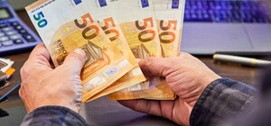 Курс валют в Украине 19 мая 2024: сколько стоит доллар и евро
