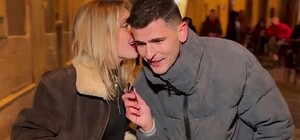 У центрі Львова розпилили перцевий балончик в обличчя блогеру Ніколасу Кармі