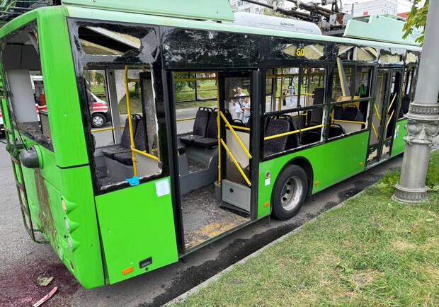 Удар УМПБ Д-30 двома районами Харкова: водій тролейбуса у тяжкому стані. 