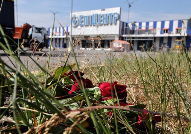 Поисковые работы еще продолжаются: в Харькове День траура по погибшим в "Эпицентре". 