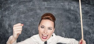 Ругала нецензурной лексикой учеников: директор днепровского лицея попала в скандал