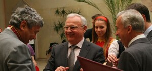 Янукович наградил Луческу медалью 