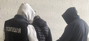 Выезд из Украины за взятку: общественного деятеля из Одессы подозревают в 