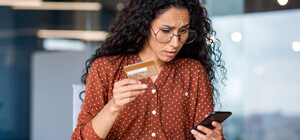 Фейкові виплати від Червоного Хреста: шахраї вигадали новий трюк