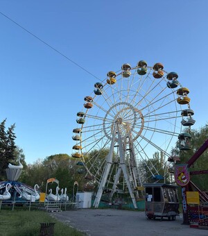 График и цены: в Дубовой Роще заработали аттракционы