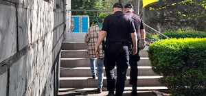 Жінка з Одещини вдарила сина-підлітка ножем у груди: хлопця госпіталізували