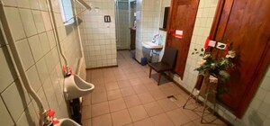 У вбиральні в Новояворівську розмістили принизливе оголошення про військових