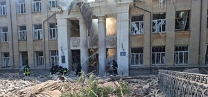 РФ атакувала балістикою навчальний заклад на Одещині: під завалами можуть бути люди (оновлено)