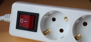 З 1 липня 220 вольт більше не буде: як це вплине на техніку і рахунки