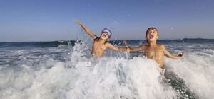 В Одессе и Одесской области отобрали пробы воды на пляжах: где безопасно купаться