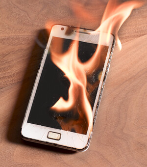 Как уберечь смартфон от перегрева летом: простые советы для жаркой погоды