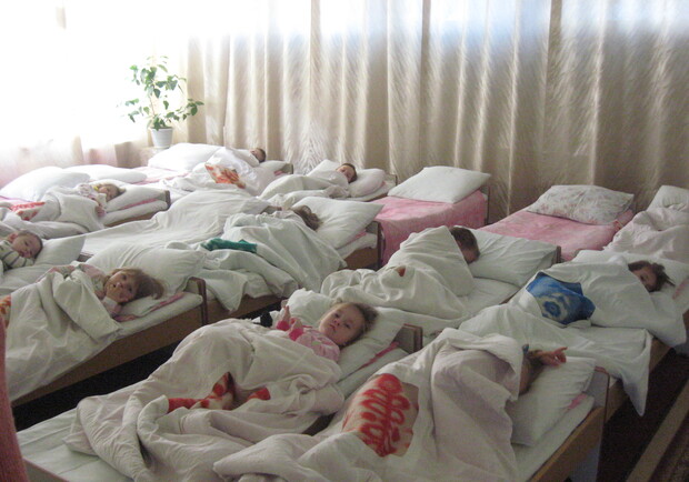 В понедельник в 10.00 на базе общеобразовательных школ Ленинского района откроют 12 лагерей с дневным пребыванием. Фото из архива "КП".