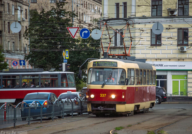 У районі Харківського вокзалу до вересня обмежать рух транспорту. 