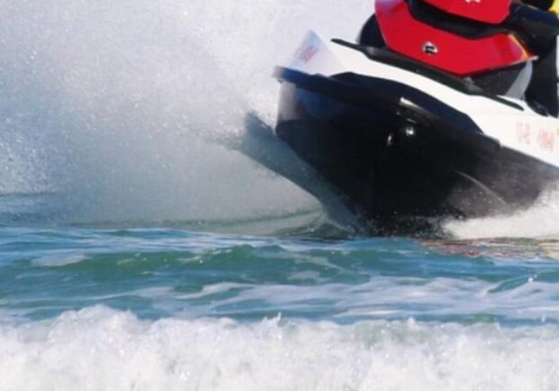 Жінка, у яку на Безлюдівці врізався гідроцикл, померла в лікарні. 