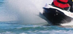 Жінка, у яку на Безлюдівці врізався гідроцикл, померла в лікарні – соцмережі