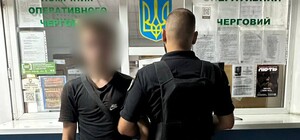 В Одесі затримали 22-річного чоловіка, який за гроші підпалив двері квартири