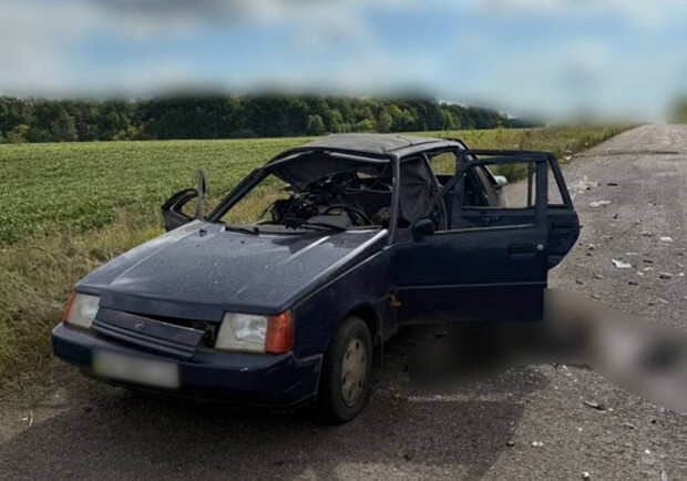 Российский FPV-дрон ударил по автомобилю под Харьковом: погибла семейная пара. 