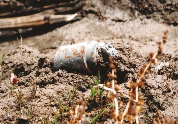 В Чугуевском районе 19-летний парень подорвался на мине. 