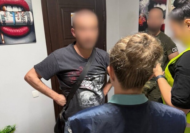 У Харкові розкрили схему втечі із країни за допомогою бронювання від мобілізації. 