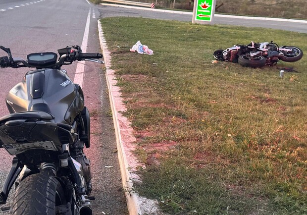 В Харькове столкнулись два мотоцикла: пострадали прохожие. 